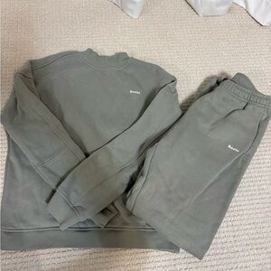 Roots Sweatshirt and Sweatpants Set